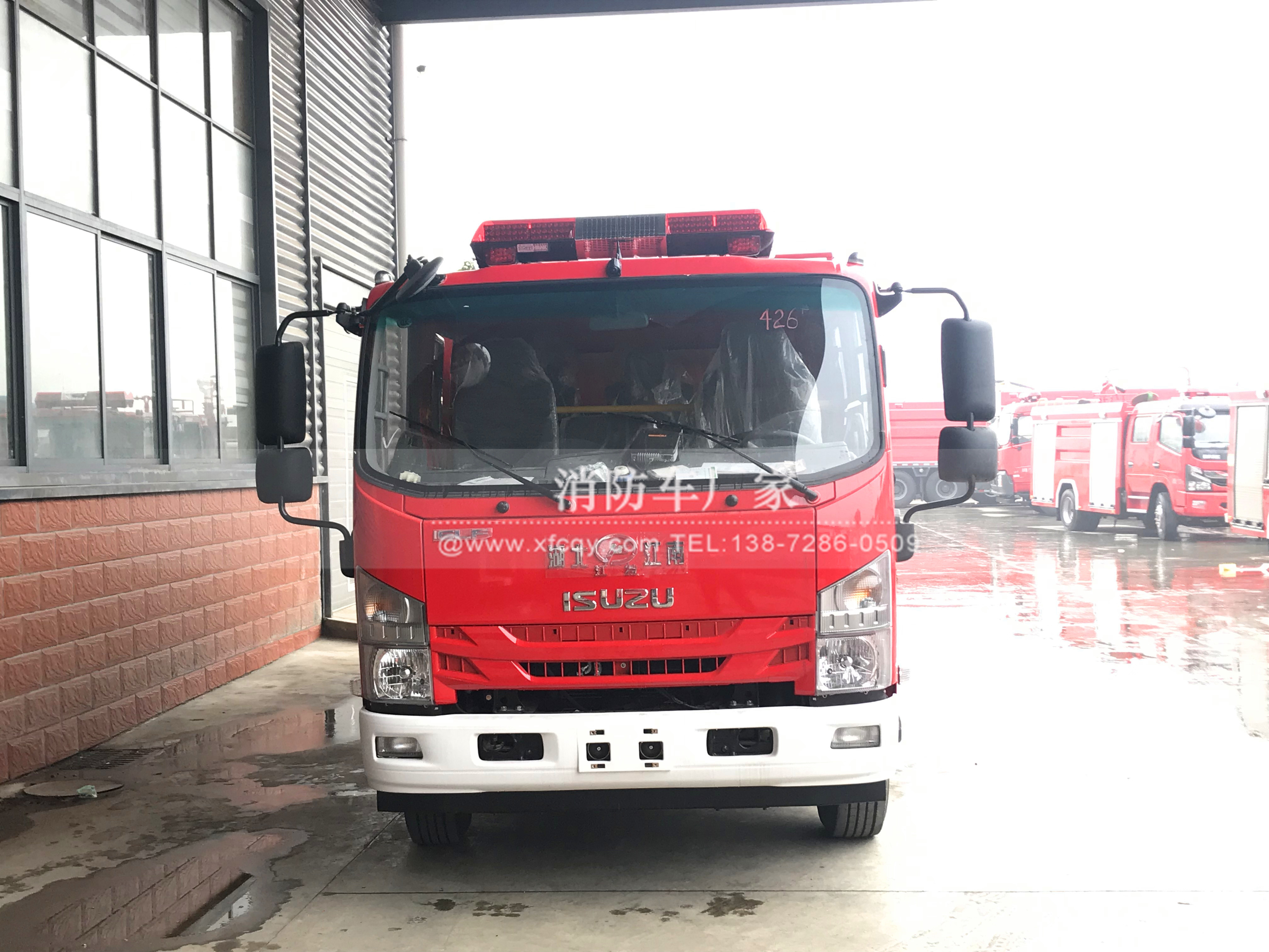 五十鈴中型水罐泡沫消防車