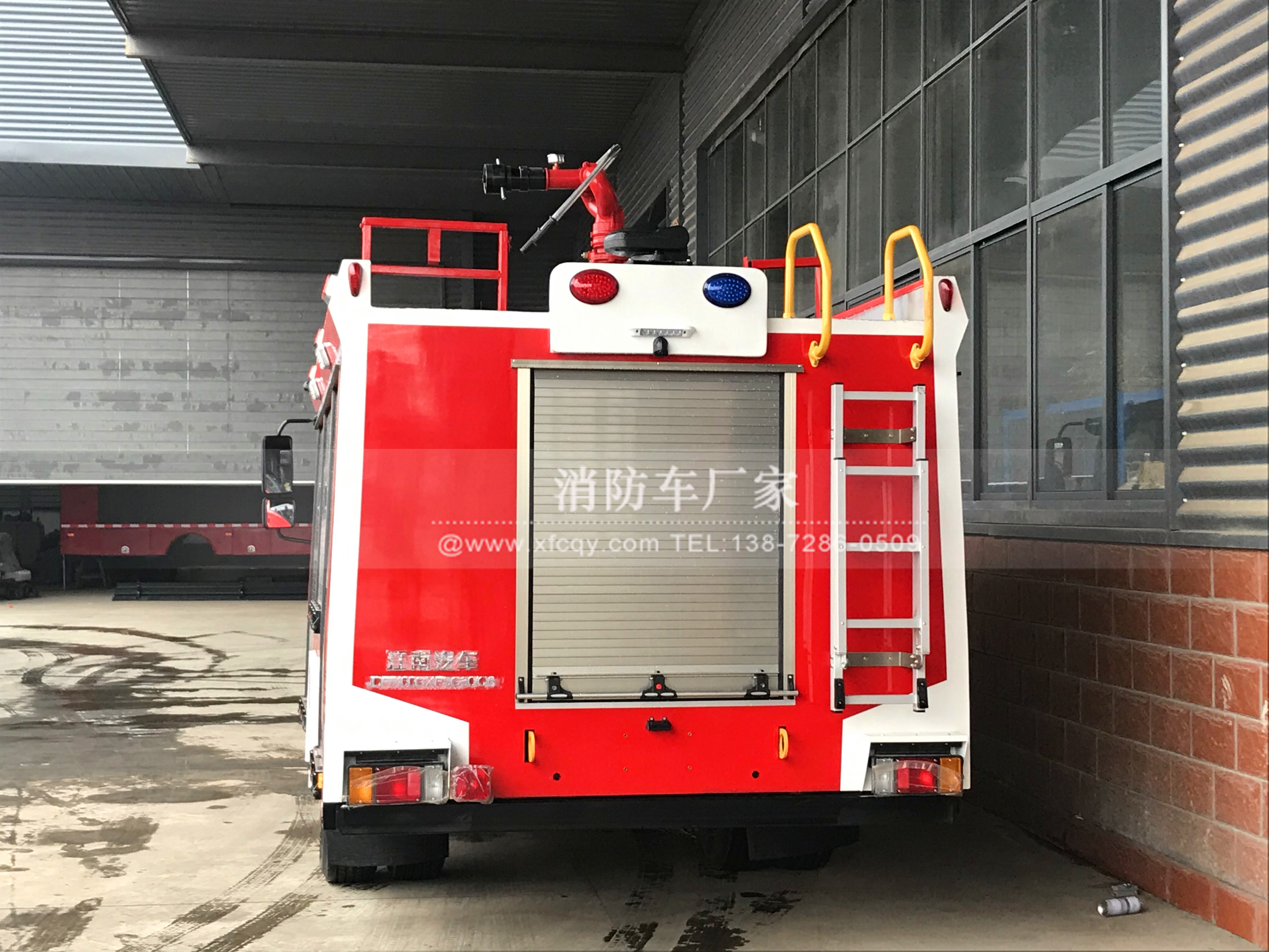 五十鈴中型水罐泡沫消防車