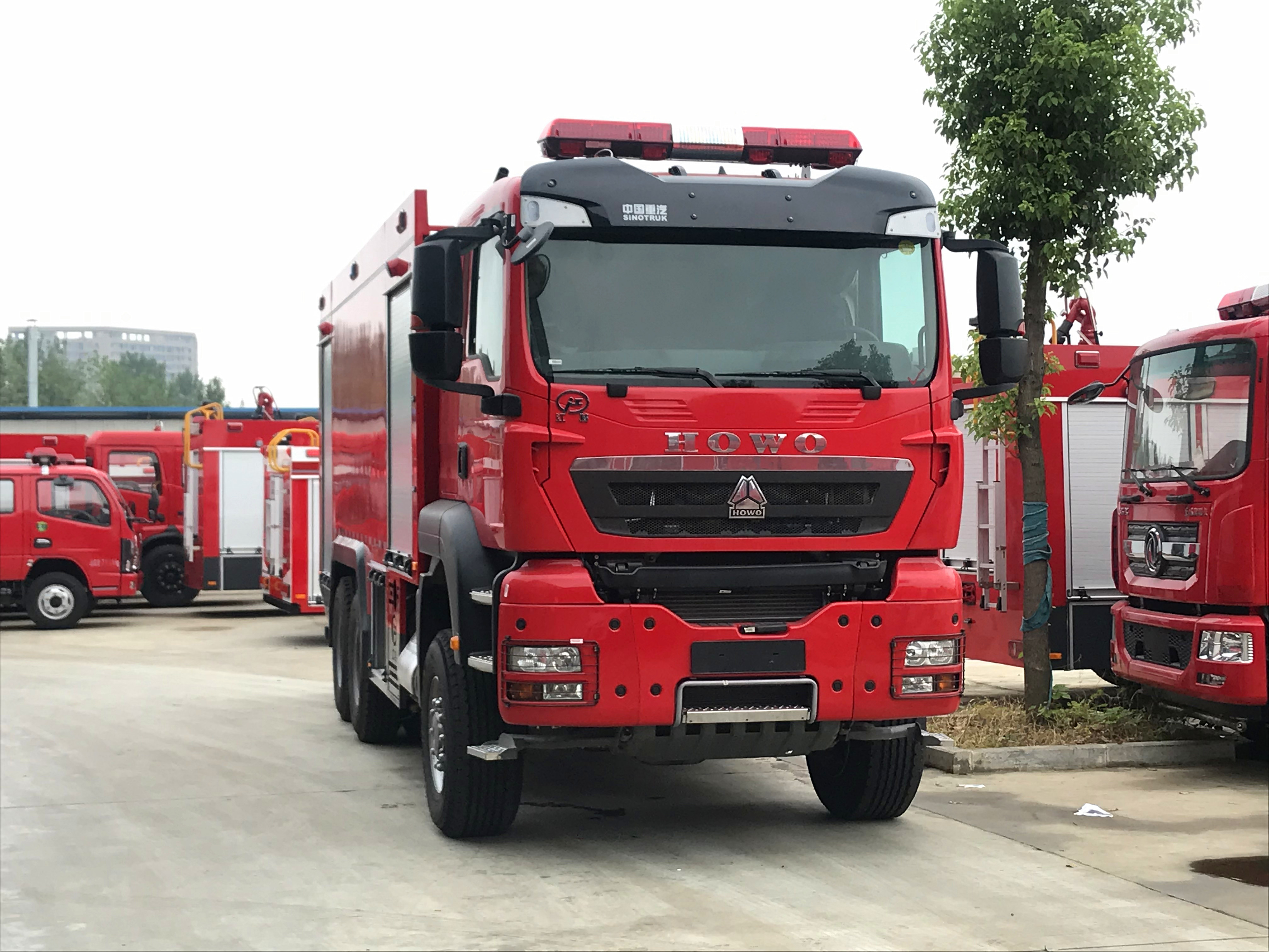 重汽六驅(qū)16噸水罐消防車