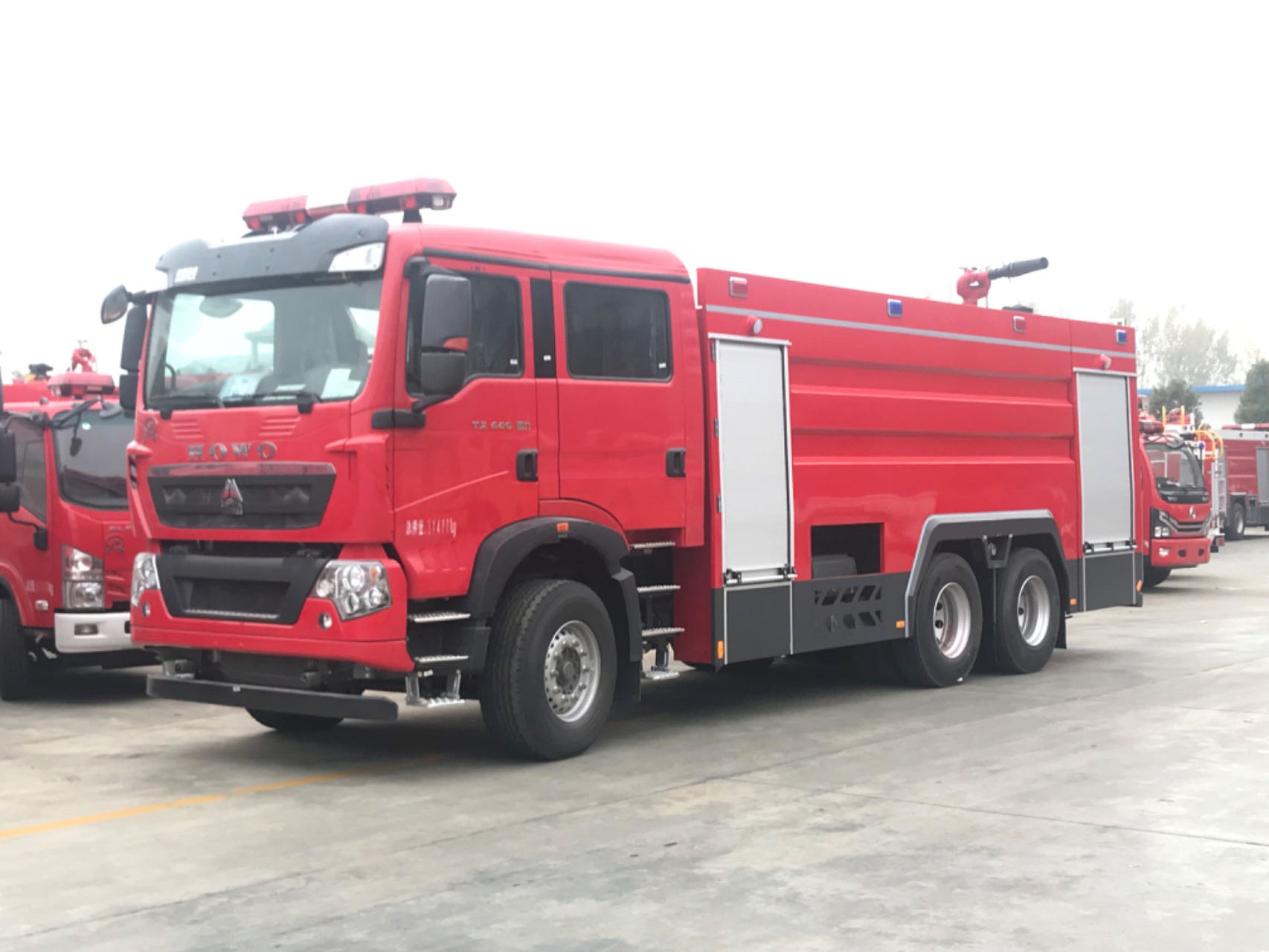重汽8噸干粉泡沫聯(lián)用消防車